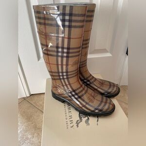 Burberry Women’s Haymarket Check Pattern Rainboots